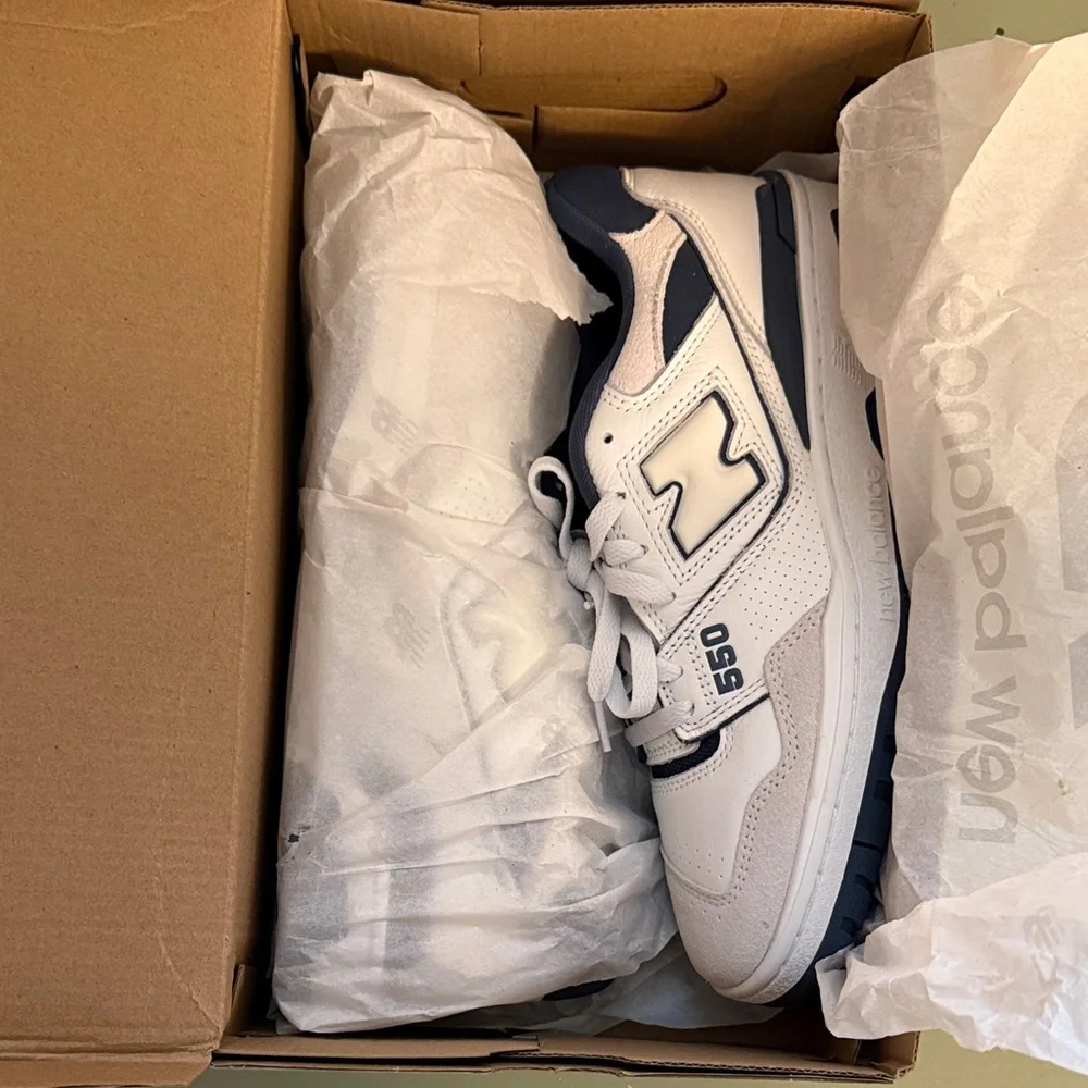 New Balance Men's Navy 550 Sneakers - Picture 4 of 4